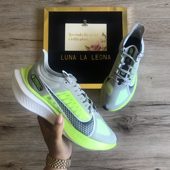 Nwt Nike Zoom Gravity Running Sneakers 